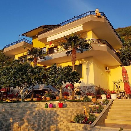 Villa Meminaj Vlorë Exteriör bild